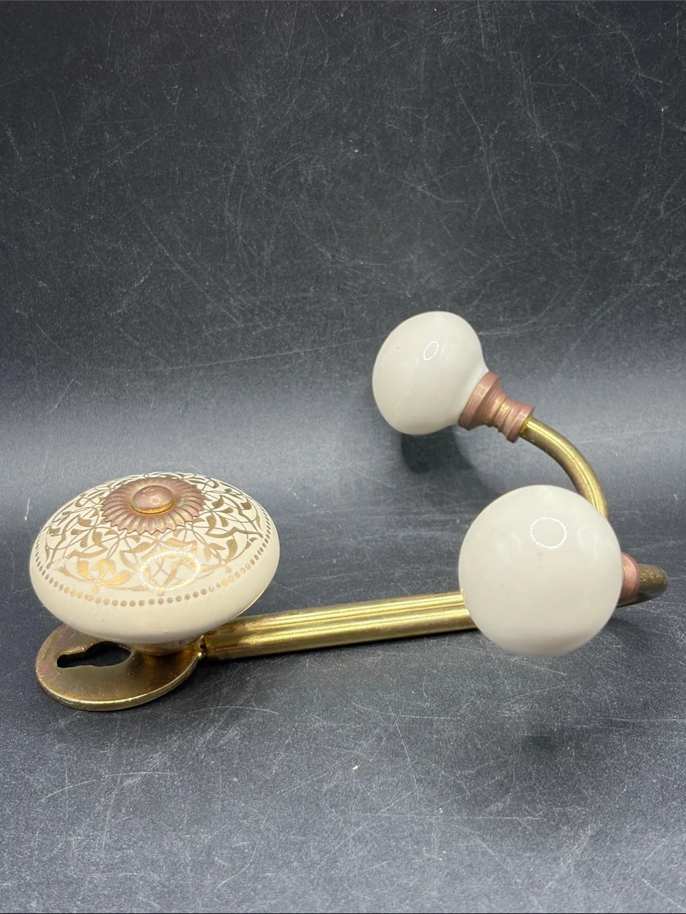Gilt Filigree Motif Ceramic & Brass Toned Metal Double Wall Hook Home Decor